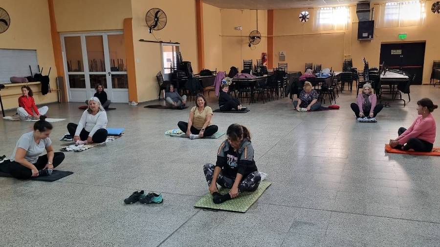 Gimnasia para mujeres con clases gratuitas en el Club de los Abuelos