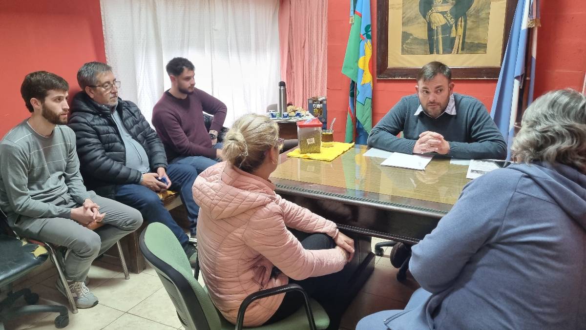 El intendente atendió a vecinos en Rafael Obligado y Carabelas